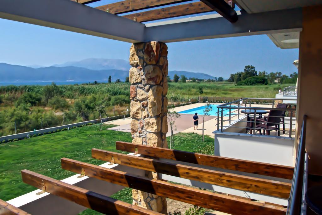 Aparthotel Cavos Fokidos Chiliadou  Exterior foto