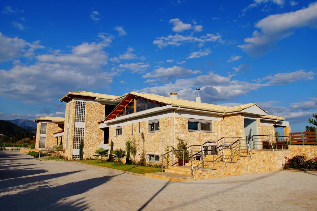 Aparthotel Cavos Fokidos Chiliadou  Exterior foto